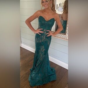 Emerald green lace prom dress